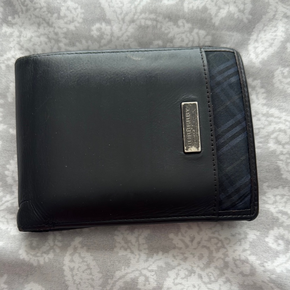 Burberry Black and Blue Key Card Holder Sleek Design